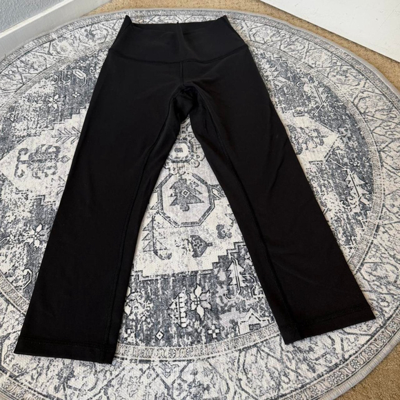 Lululemon Black Cropped Capri Leggings - Size 4 - Picture 5 of 6